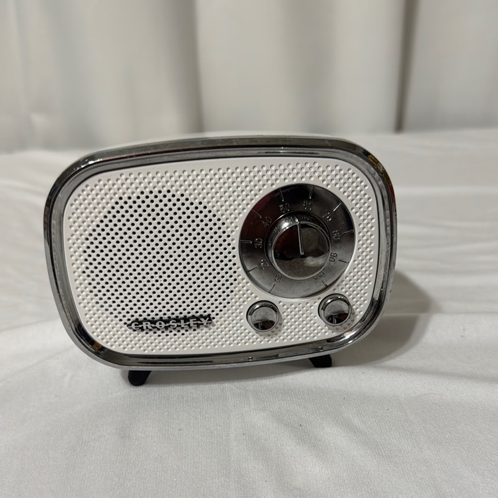 Crosley CR3039A-WH Rondo Retro Style Bluetooth Speaker White Sand